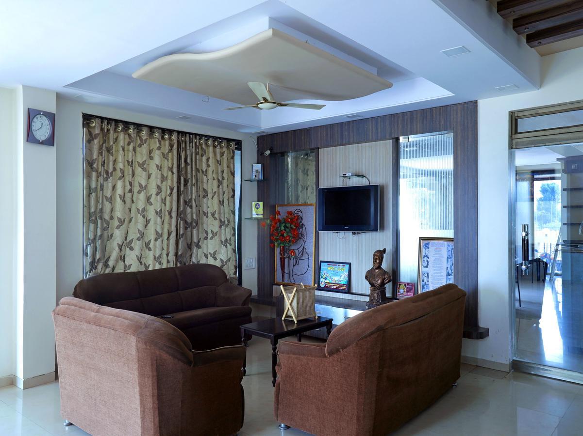 Oyo 4198 Hotel Shri Sai Murli Shirdi Exterior photo